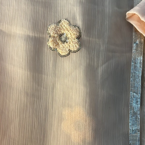 Handmade Sari and Dupatta Scarf in a beautiful peach color. Size Small - Picture 7 of 12